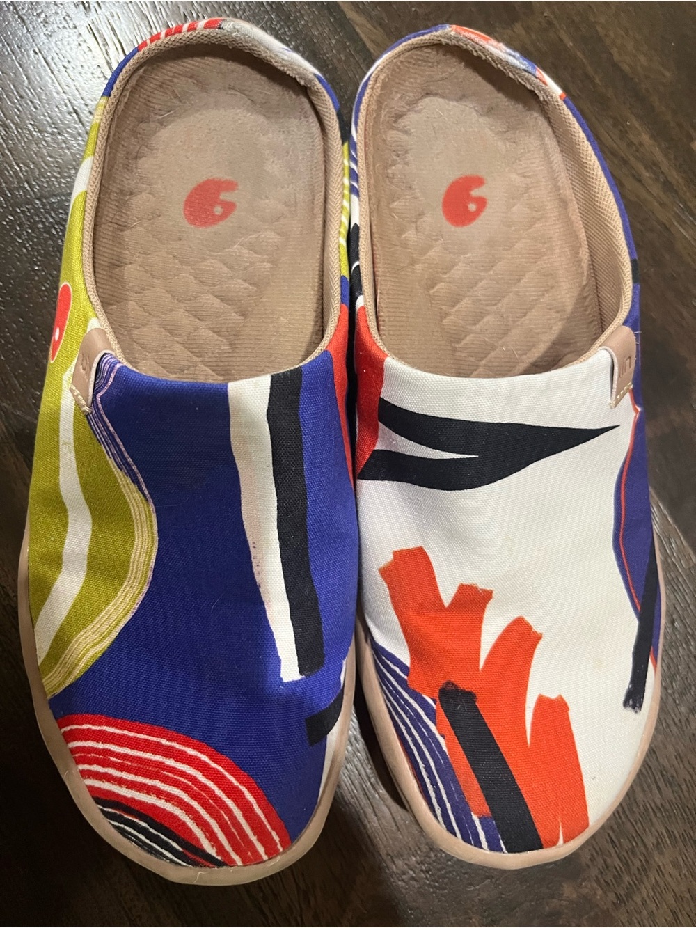 UIN Slip On Sandals 6.5 6 1/2 women's Colorful Abstract Canvas Slip On Mules
